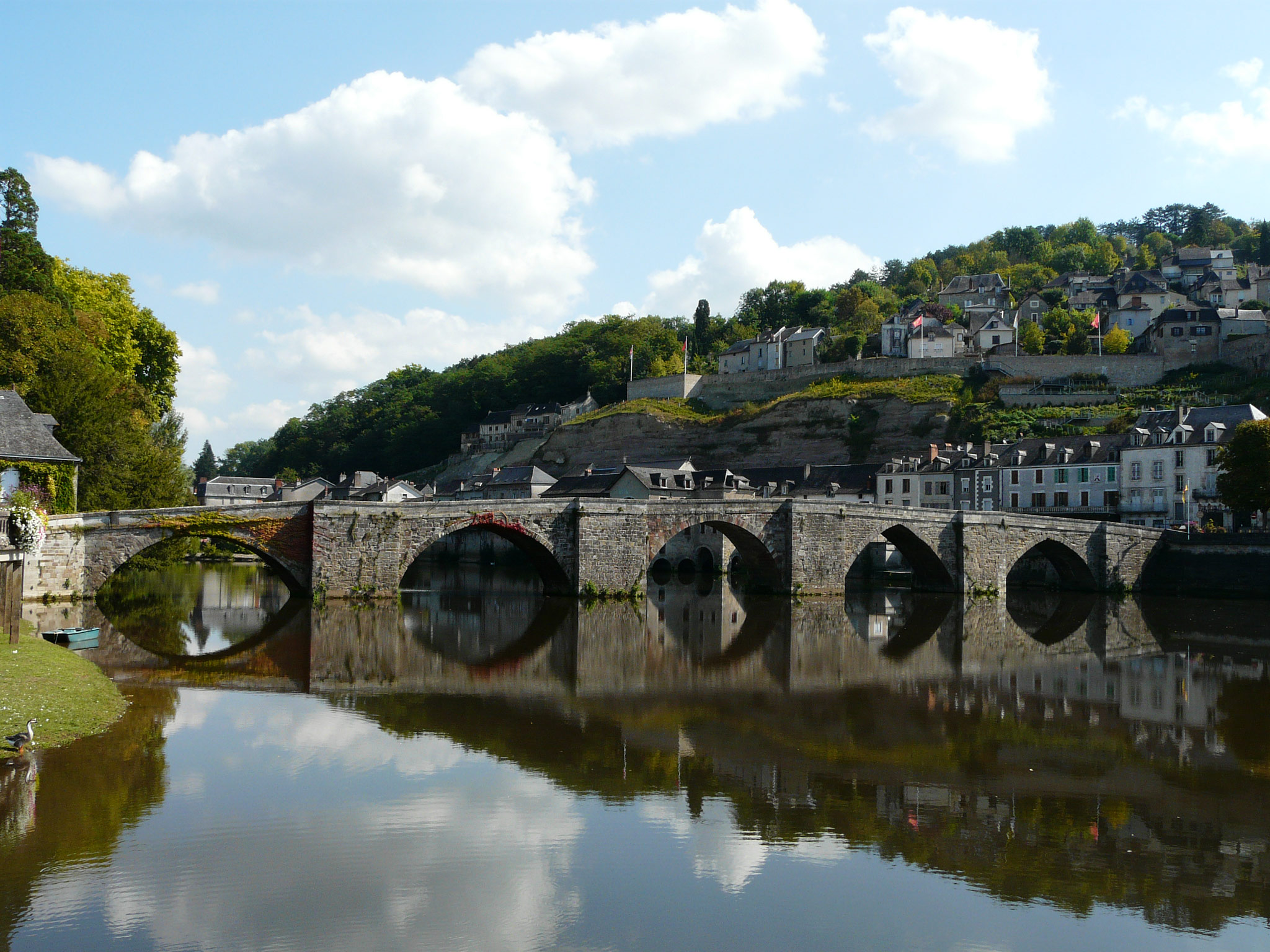 Terrasson-Lavilledieu (Photo license: CC BY-SA 3.0)